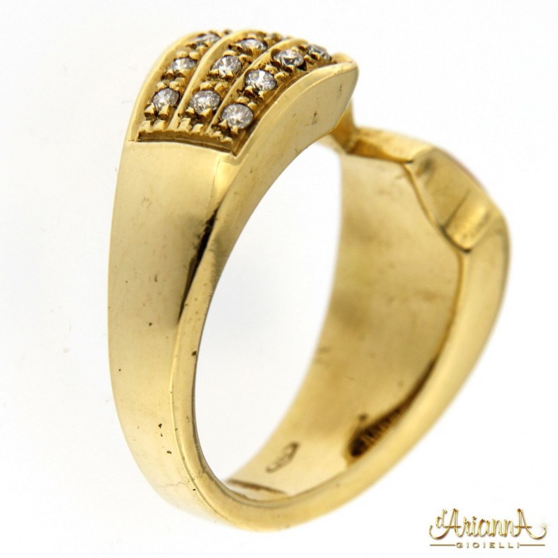 Anello in Corallo in oro giallo 18kt con diamanti ct.0,15