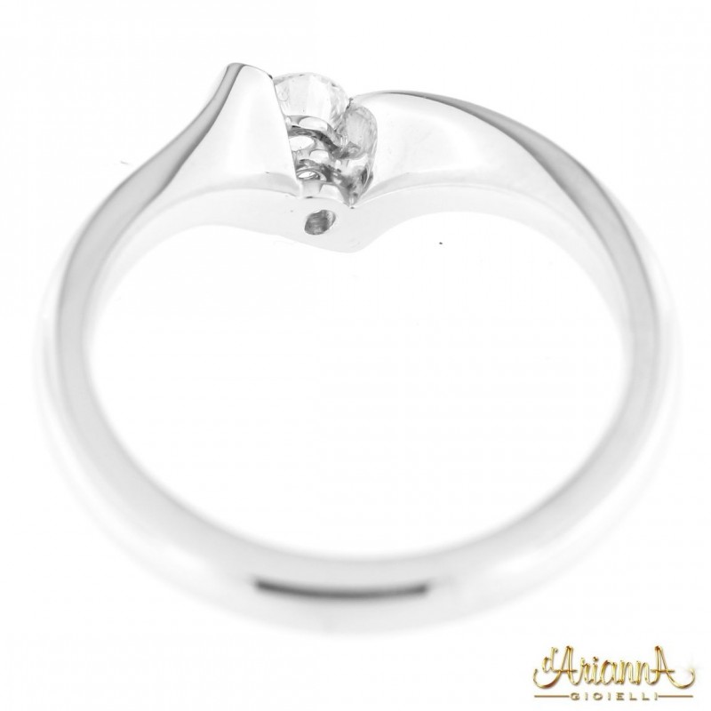 Anello di Fidanzamento in oro bianco 18kt con diamante 0,20ct colore G purezza VS2