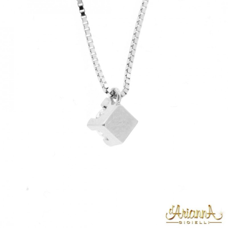 ollana con puntoluce in oro bianco 18kt e diamante 0,15ct. colore F purezza VS2