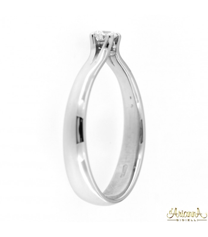Solitario in oro bianco 18kt con diamante 0,12ct. colore G purezza VS2