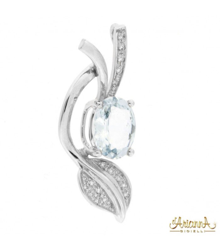 Ciondolo in oro bianco 18kt con Acquamarina 1,95ct e diamanti 0.08ct.