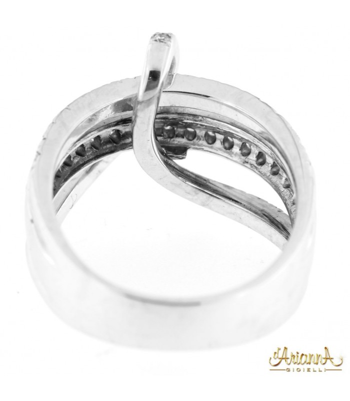Anello Fantasia in oro bianco 18kt e diamanti