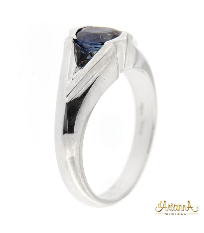 Anello in oro bianco 18kt con Zaffiro 1,01 ct.