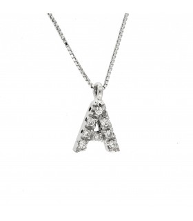 Ciondolo con iniziale A in oro bianco 18kt e diamanti 0,05ct. con collana inclusa