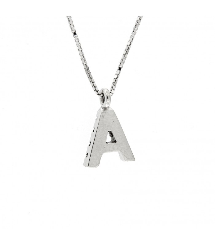 Ciondolo con iniziale A in oro bianco 18kt e diamanti 0,05ct. con collana inclusa in oro 18kt