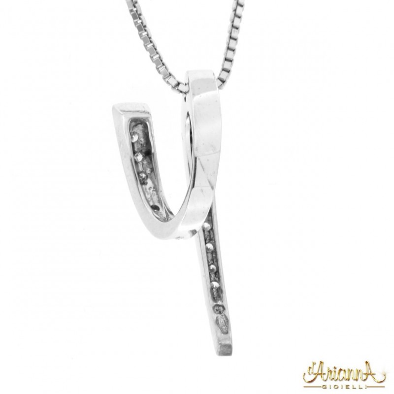 Ciondolo Fantasia in oro bianco 18kt e diamanti 0,22ct. incluso di collana in oro 18kt
