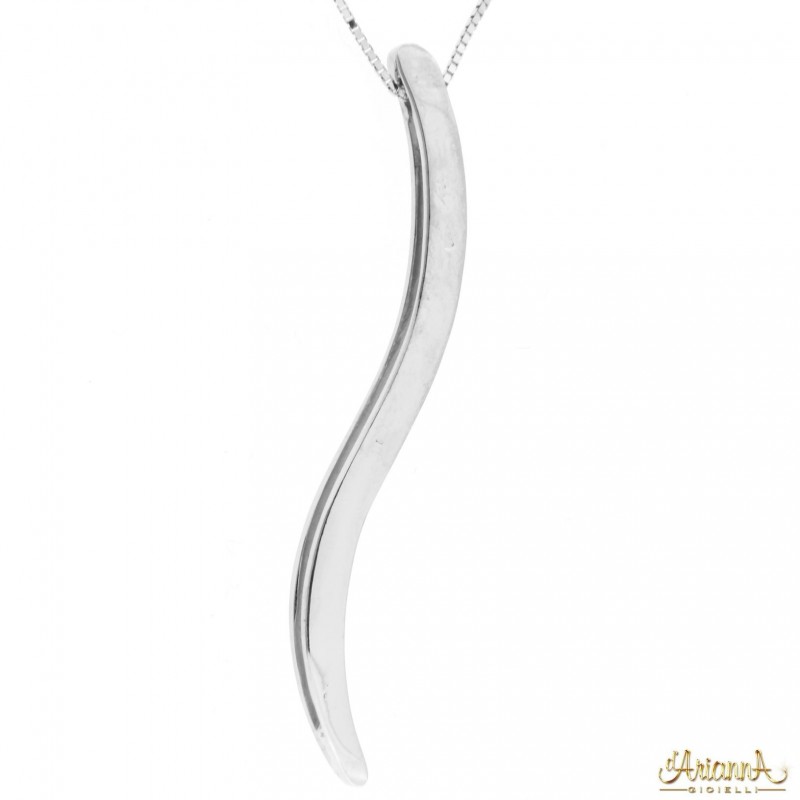 Ciondolo Fantasia in oro bianco 18kt e diamanti 0,05ct. incluso di collana in oro 18kt