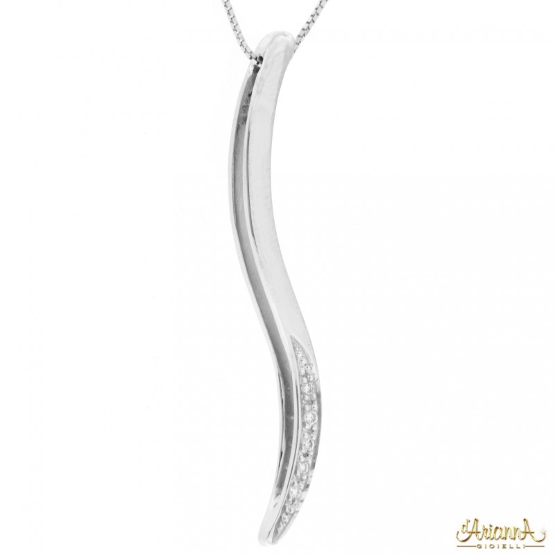 Ciondolo Fantasia in oro bianco 18kt e diamanti 0,05ct. incluso di collana in oro 18kt